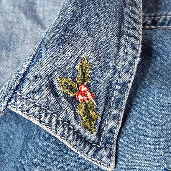 Bobbie Brooks Vintage Embroidered Christmas Button Front Chambray Blouse - Picture 7 of 12